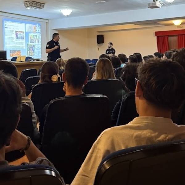 Charla sobre ACOSO, BULLYING y NOVATADAS a cargo del Cuerpo de la Policía Nacional