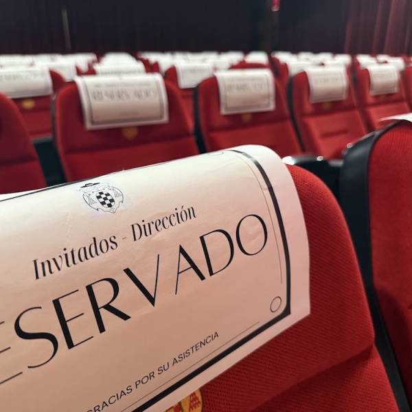 Acto Académico de Imposición de Becas y Escudos